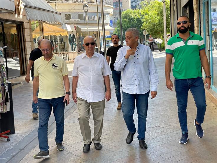 جولة لرئيس بلدية صيدا د. بديع في السوق التجاري