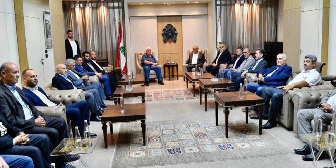 "هيئة العمل الفلسطيني" تلتقي بدعوة من اللواء البيسري: تأكيد على وقف اطلاق النار وتسليم المطلوبين