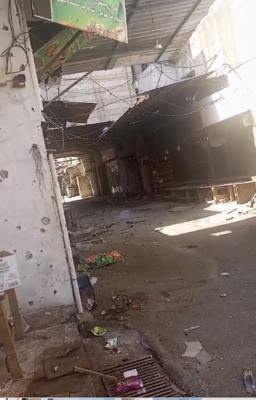 بالصور: "حي الصفصاف" في مخيم عين الحلوة بسبب الاشتباكات!