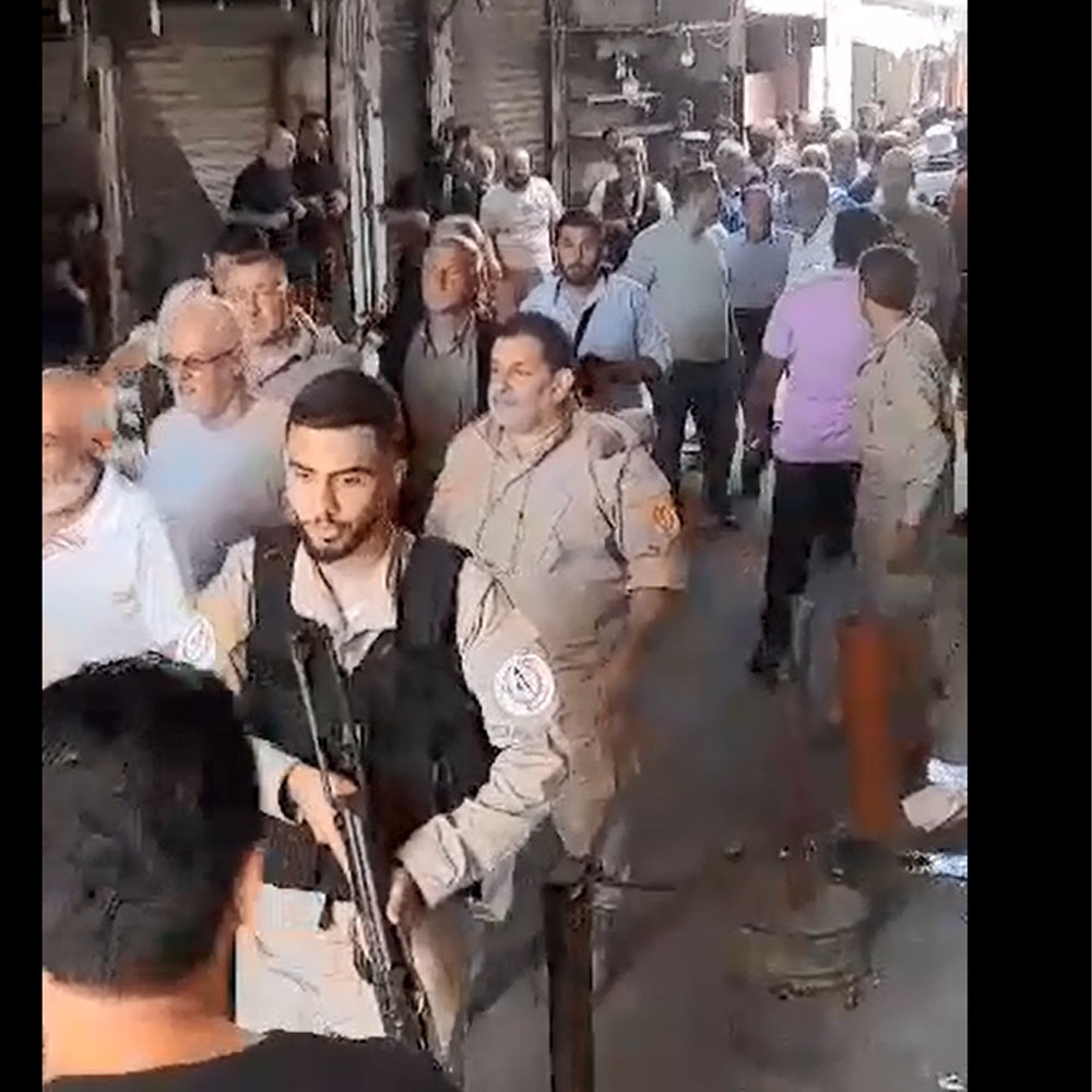 انتشار "القوة الأمنية الفلسطينية المشتركة" في نقطتين عند الشارع الفوقاني لمخيم عين الحلوة