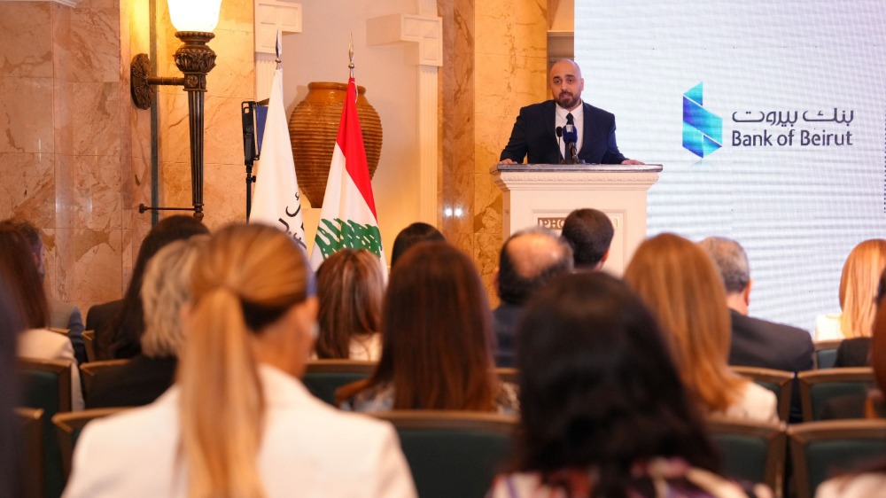 لا حاجة لحساب مصرفي لتسديد أجور الموظفين: البطاقة هي الحل