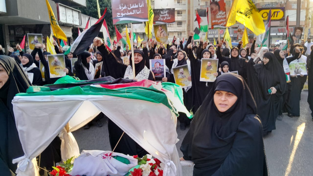 بالفيديو: مسيرة شعبية في صيدا تضامنًا مع غزة