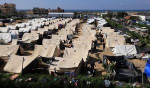 أول مخيم للنازحين تابع لـ"الأونروا" في مدينة خانيونس ضمن قطاع غزة بعد عدوان الاحتلال المتواصل
