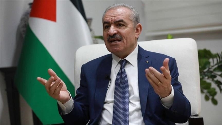 رئيس الوزراء اشتية: غريزة الانتقام تدفع الاحتلال إلى قطع شريان الحياة عن أهلنا في قطاع غزة