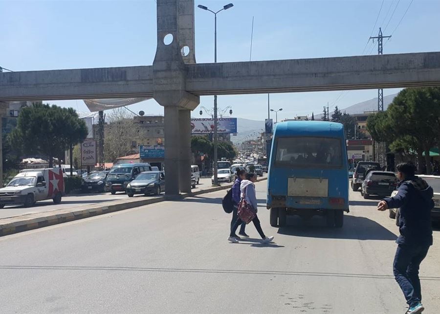 بالصورة - ألقى بنفسه عن "جسر المشاة" في هذه المنطقة!