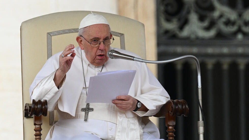 البابا فرنسيس يدعو لوقف العمليات العسكرية والسماح بوصول المساعدات إلى غزة