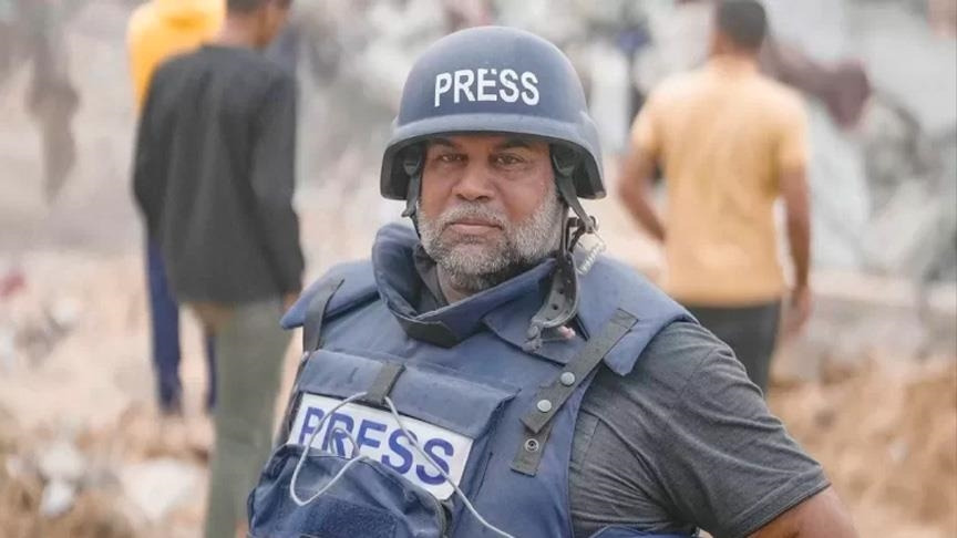 بالفيديو - مشهد مؤثر بين وائل الدحدوح وطفلة في غزة ... ماذا طلبت منه؟
