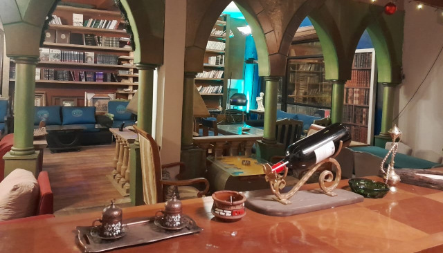 خاص "جنوبيات" - مقهى شعبي في راشيا ... الكتابُ والثقافة عنوانٌ لزائريها