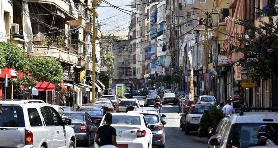بالفيديو - اشكال كبير بين سوريين ولبنانيين في برج حمود ... وسقوط إصابات!