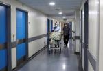 فنان شهير أصيب بجلطة دماغية ونجوى كرم تدعو له