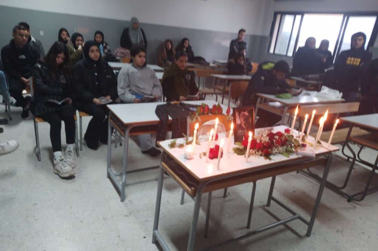 صورة مؤثرة لمقعد الشهيدة غدير ترحيني داخل مدرستها.. هكذا استذكرها زملاؤها