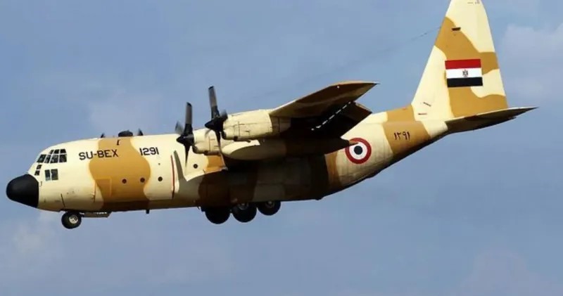بالفيديو - الجيش المصري يسقط مساعدات في غزة... ويستعد لجسر جوي عاجل!
