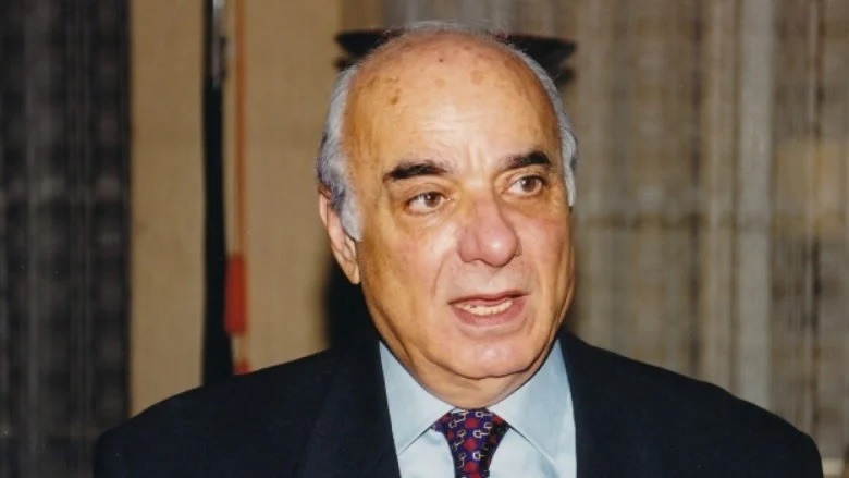 "مفردٌ جمعٌ، وتعدّديٌّ موحّدٌ"