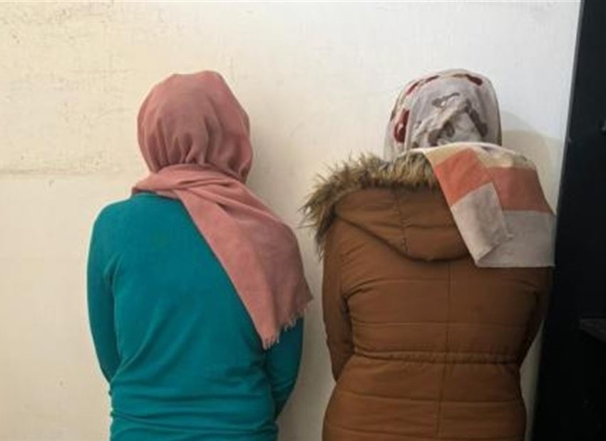 شقيقتان تبيعان ذهبًا مغشوشًا بقبضة الأمن!