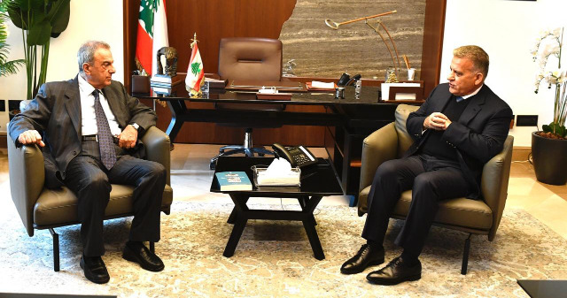 اللواء إبراهيم يستقبل سفير لبنان في الفاتيكان ويتصل بالرئيس الحريري مطمئناً