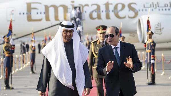 الشيخ محمد بن زايد يصل القاهرة في زيارة أخوية