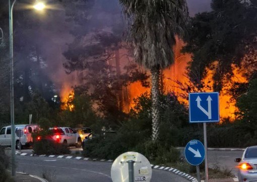 بالفيديو - بصواريخ البركان والكاتيوشا ... رد عنيف من "الحزب" على استهداف طيرحرفا والناقورة!