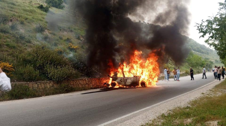 بالفيديو - شهيدان بالسيارة المستهدفة في ميدون - البقاع الغربي
