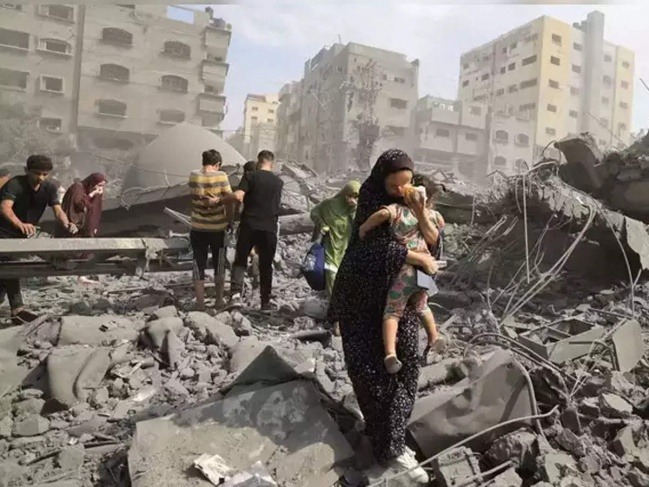 في اليوم الـ222 من العدوان: شهداء وجرحى في سلسلة غارات مكثفة على عدة مناطق في قطاع غزة