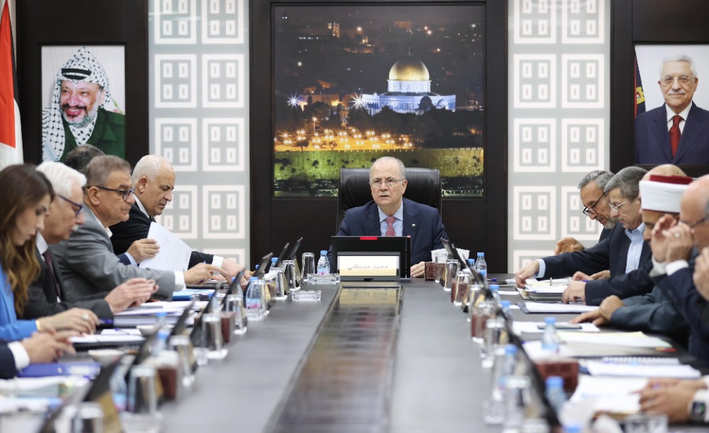 مجلس الوزراء الفلسطيني .. يدين بشدة تصاعد هجمات جيش الاحتلال ومستعمريه على أبناء الشعب الفلسطيني