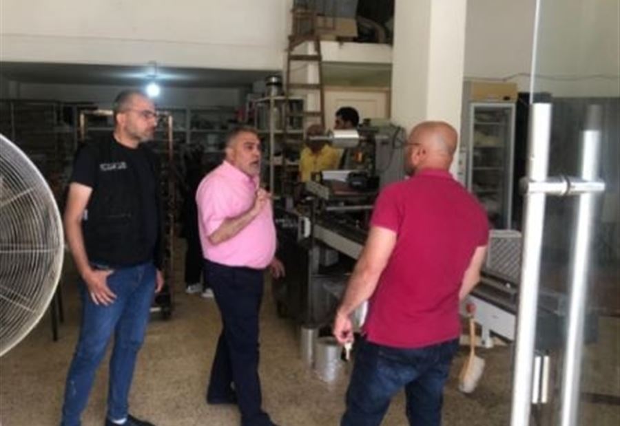محضر ضبط بحق صاحب محل حلويات في النبطية