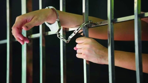 250 ألف دولار لتسهيل هروبه... الأمن العام يوقف ضابطين بعد فرار أحد تجار المخدرات