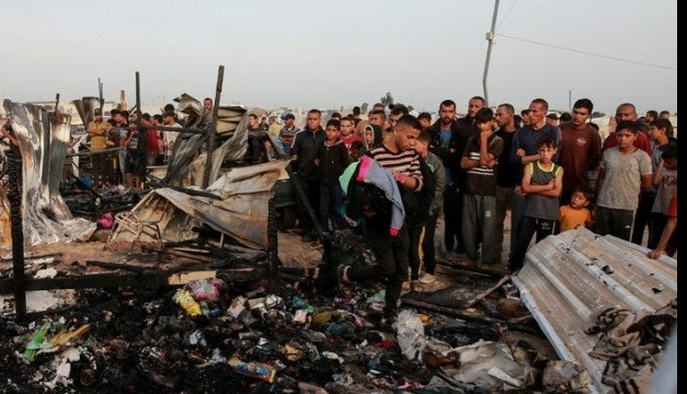 236 من الحرب .. عشرات الشهداء بينهم عميد بالشرطة والدبابات تجتاح اجزاء كبيرة من رفح