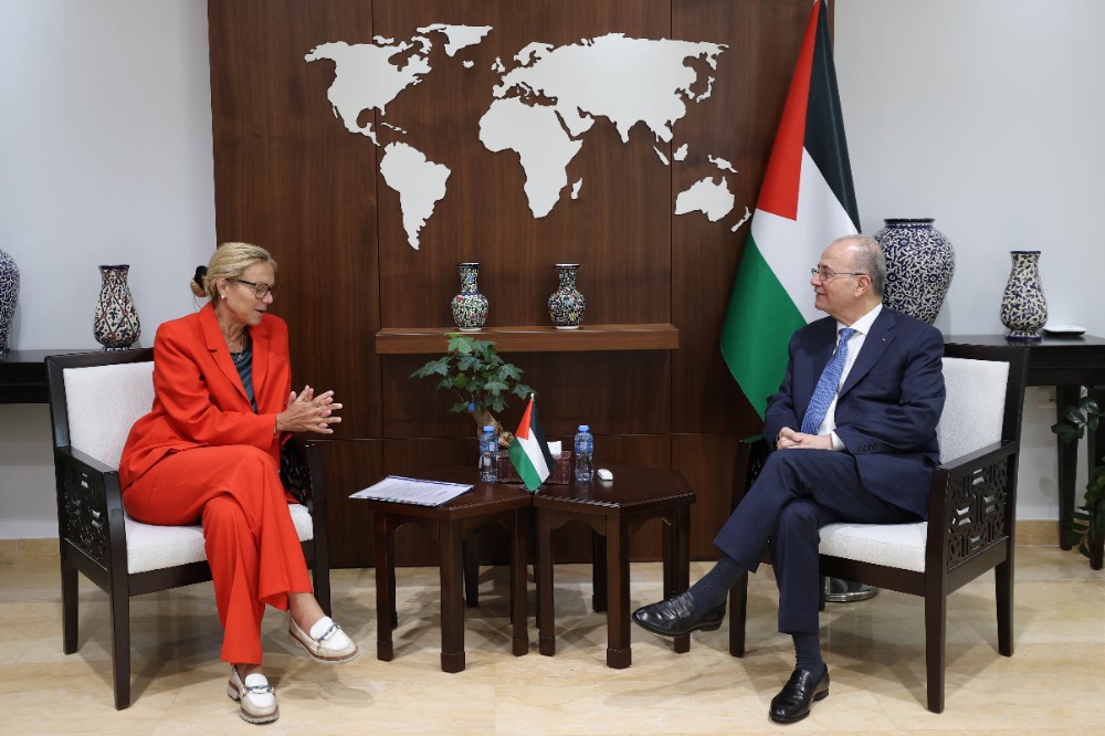 رئيس الوزراء الفلسطيني د. مصطفى يبحث مع منسقة أممية خطط الحكومة للإغاثة في قطاع غزة