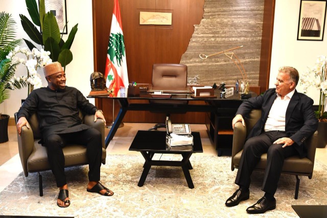 اللواء إبراهيم يستقبل القائم بالأعمال النيجري ويهنئ السفير الروسي بالعيد الوطني