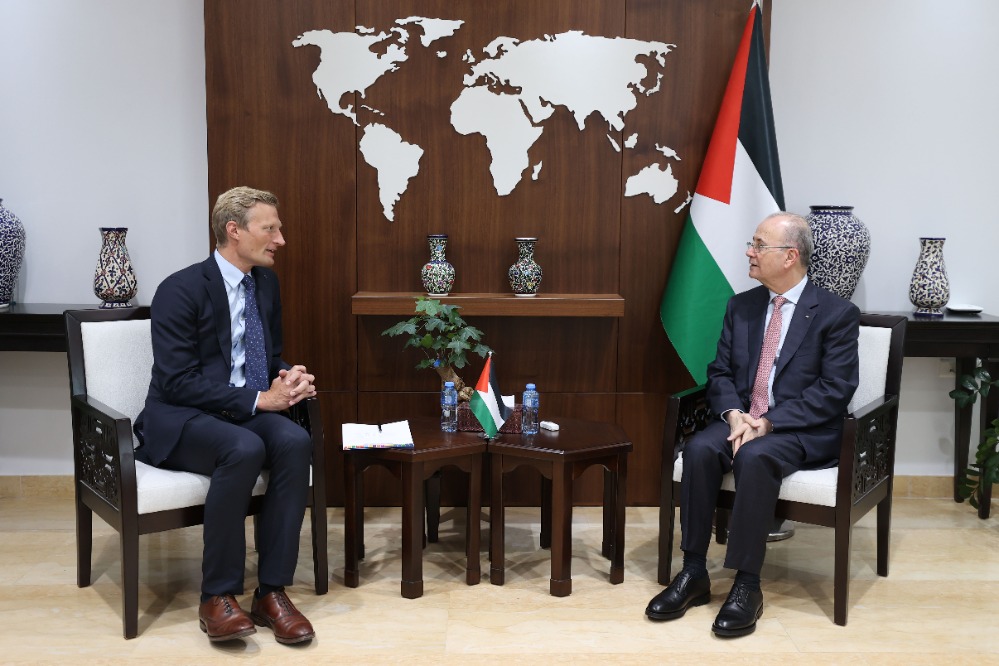 رئيس الوزراء الفلسطيني د. مصطفى يبحث مع برنامج الغذاء العالمي تعزيز الجهد الإغاثي وتنسيق العمل في الضفة وغزة