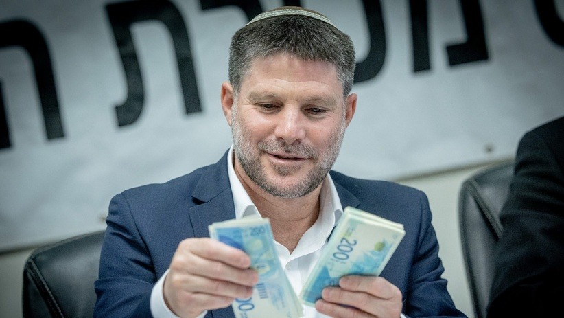 سموتريتش سيتراجع عن قرار تجميد أموال السلطة الفلسطينية