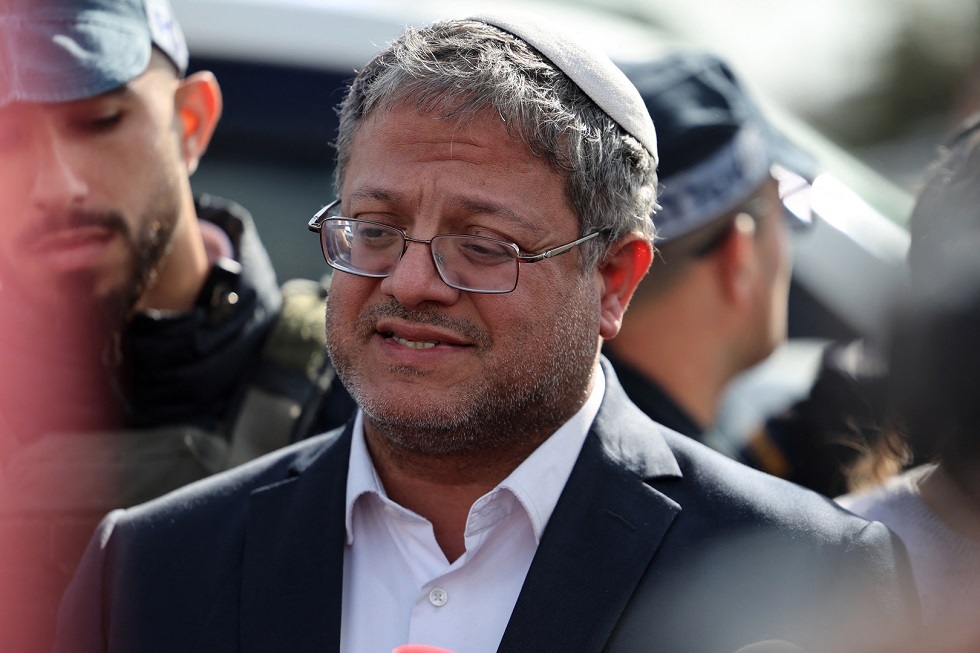 بإطلاق النار على رؤوسهم... بن غفير يدعو إلى إعدام الفلسطينيين في السجون الاسرائيلية!