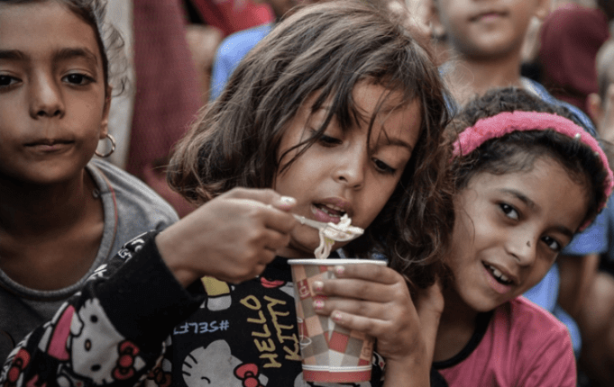 وزارة العدل في غزة تندد بصمت العالمَين الإسلامي والعربي أمام جريمة التجويع