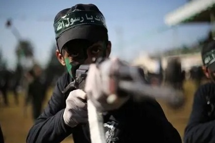 "القسام": فجرنا منزلاً مفخخاً بقوة إسرائيلية