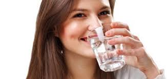 ما أهمية شرب الماء في الصباح؟