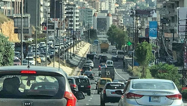 بالصورة - دبابات على أوتوستراد جونية!