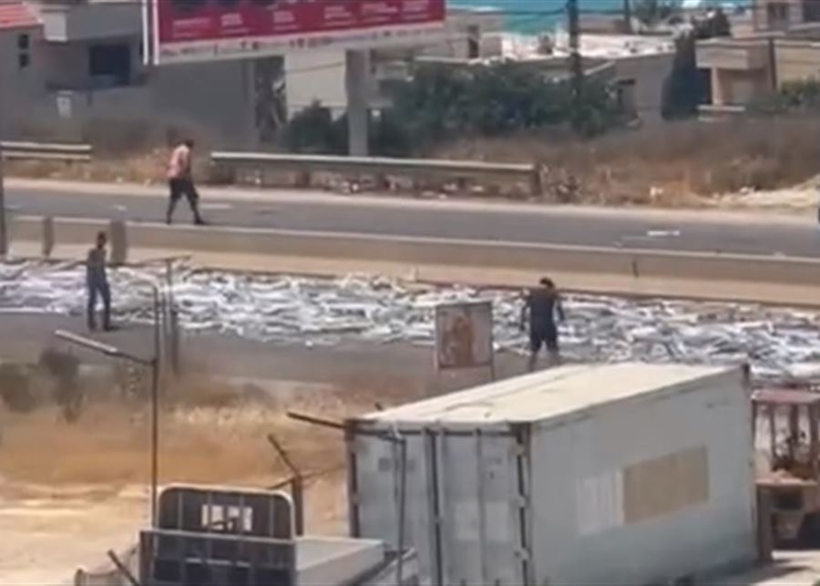 بالفيديو - الحديد والزجاج يكسوان أوتوستراد كفرعبيدا!
