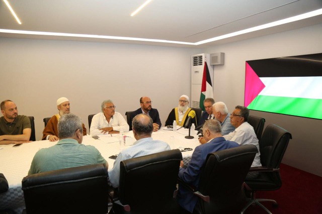 "هيئة العمل الفلسطيني المشترك" تؤكد على صون وحماية المخيمات ومواجهة محاولات العبث بأمنها