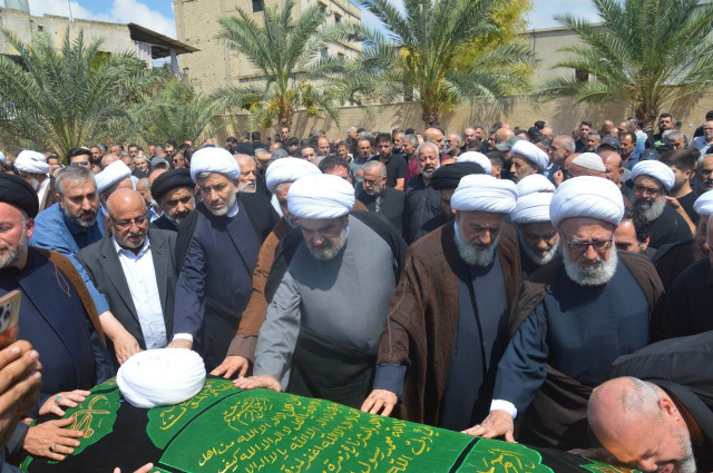 الجنوب يودّع العلامة حسن طراد بموكب مهيب في بلدة معركة