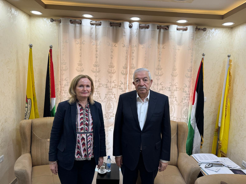 العالول يدعو القنصل البريطاني إلى تكثيف جهود وقف عدوان الاحتلال على الشعب الفلسطيني