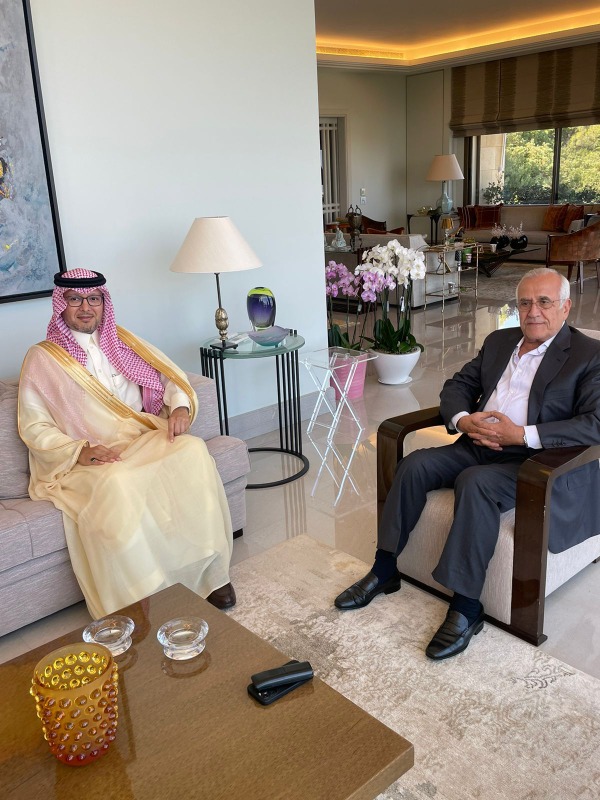 السفير بخاري يناقش والرئيس سليمان التطورات الراهنة في لبنان والمنطقة