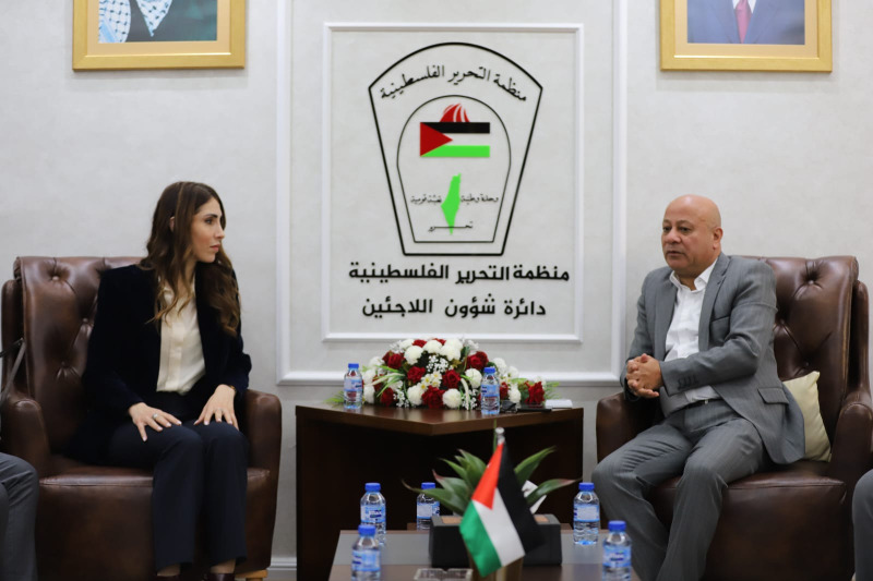 دائرة شؤون اللاجئين ووزارة العمل الفلسطينية تؤكدان أهمية "الأونروا" وبحث سبل تعزيز التعاون لدعم اللاجئين