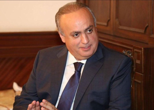 اطلق مواقف مفاجئة.. وهاب يفضح الاسد ويدعو للسلام مع اسرائيل!