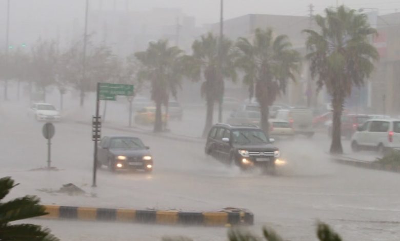 منخفض جوي وأمطار غزيرة.. ثلوج وتحذيرات من السيول!