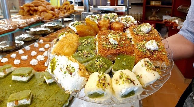 حلويات رمضان.. لكلّ منطقة في لبنان صنف تشتهر به