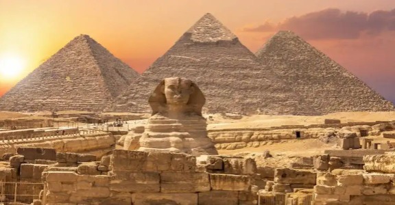 "اكتشاف مثير" مدينة مدفونة تحت أهرامات الجيزة تثير جدلاً علمياً!