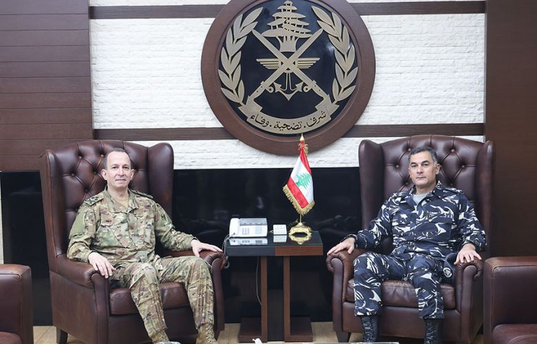 قائد الجيش يبحث تعزيز التعاون الأمني مع مدير عام قوى الأمن الداخلي