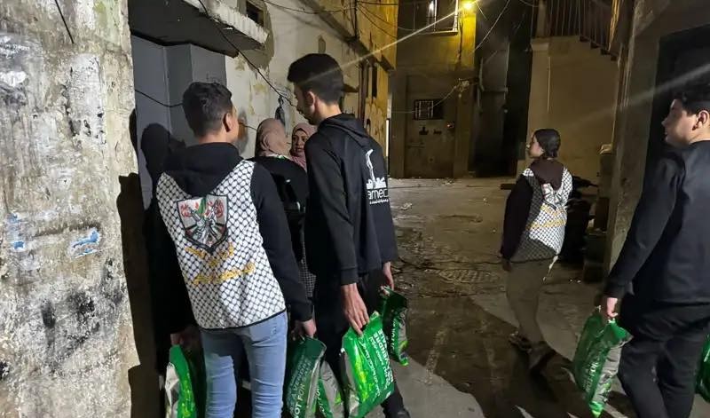 بتوجيهات السفير دبور... "صامد" والمكتب الطلابي الحركي يطلقان حملة توزيع "اللُّحوم" في البقاع