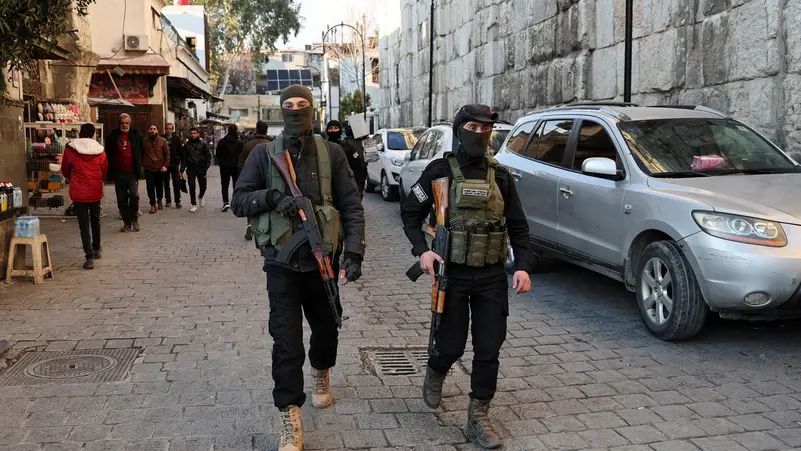 هجمات بالعيد.. دولة تطالب رعاياها مغادرة سوريا