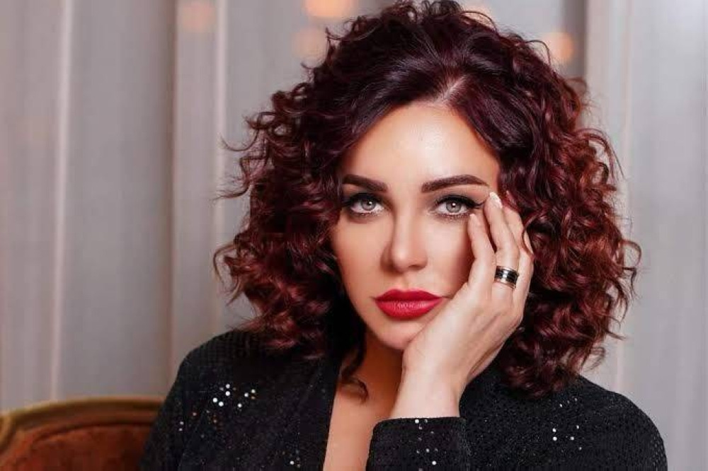 "لإنكار الجرائم الأسدية".. نقابة الفنانين السوريين تشطب سلاف فواخرجي!